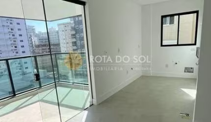 Vale do Sol apartamento 2 suítes e 2 vagas na Meia Praia