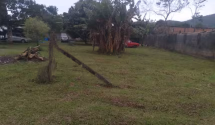 TERRENO COM 750 METROS NA MARAFUNDA.