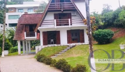 CASA DE ALTO PADRÃO FRENTE MAR NA PRAIA DE SANTA RITA.