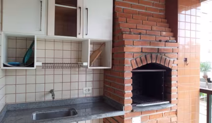 APARTAMENTO COM 2 DORMITÓRIOS NA PRAIA GRANDE.