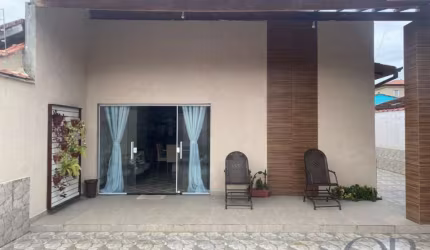 CASA COM 5 DORMITÓRIOS NO PEREQUE-AÇU.