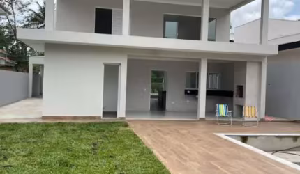 SOBRADO COM 4 SUÍTES DENTRO DE CONDOMINIO FECHADO NO HORTO.