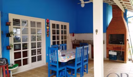 CASA TÉRREA COM 4 DORMITÓRIOS DENTRO DE CONDOMINIO NO TENÓRIO.