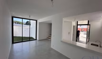 SOBRADO NOVO DENTRO DE CONDOMINIO COM 3 DORMITÓRIOS NO ITAGUÁ.