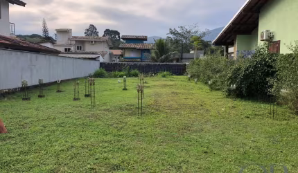 TERRENO DENTRO DE CONDOMINIO FECHADO.