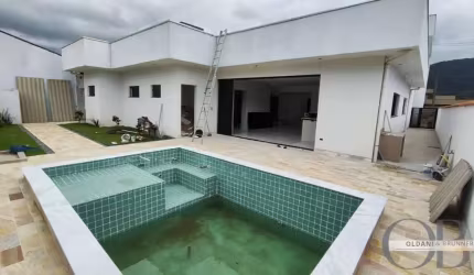 CASA TÉRREA COM 3 SUÍTES EM FASE DE ACABAMENTO NO JARDIM CAROLINA
