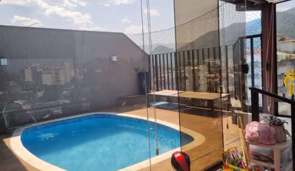 COBERTURA DUPLEX COM 3 DORMITÓRIOS MAIS PISCINA PRIVATIVA NO CENTRO.