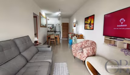 APARTAMENTO COM 2 DORMITÓRIOS NO CENTRO.