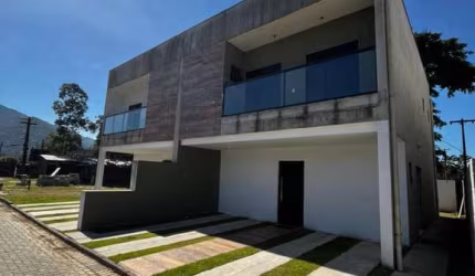 SOBRADO SEMI ACABADO COM 3 SUÍTES DENTRO DE CONDOMINIO.