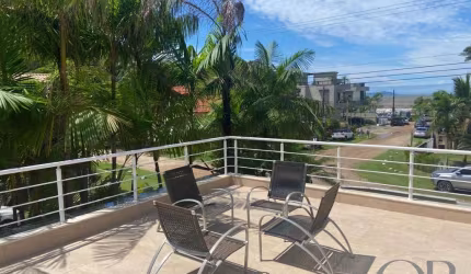 SOBRADO DENTRO DE CONDOMINIO COM 4 SUÍTES NA PRAIA DA LAGOINHA