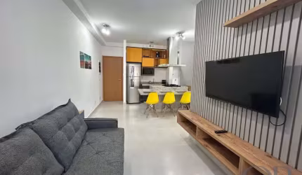 APARTAMENTO MOBILIADO COM 2 DORMITÓRIOS NA PRAIA GRANDE.