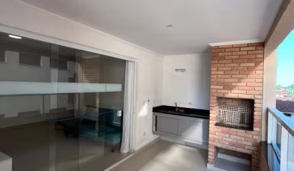 APARTAMENTO MOBILIADO COM 3 DORMITÓRIOS NO CENTRO.