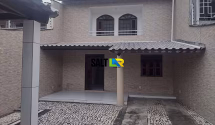 Casa com 3 dormitórios à venda, 140 m² por R$ 450.000,00 - Cajazeiras - Fortalez