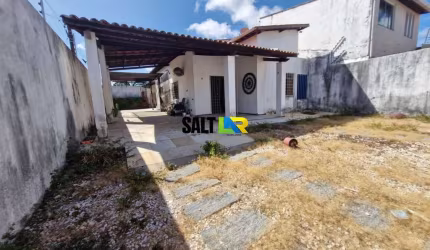 Casa com 2 dormitórios à venda, 200 m² por R$ 900.000,00 - Messejana - Fortaleza