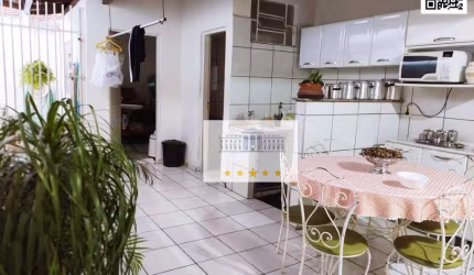 Casa ampla em ótima localização!