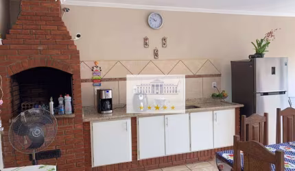 Casa com 4 dormitórios, sendo 3 deles com closet completo em armários!