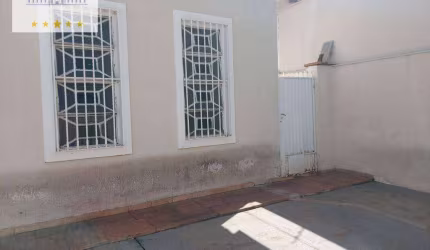 Casa em excelente localização, próxima a Pompeu de Toledo
