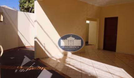 Casa com 3 dormitórios para alugar, 200 m² por R$ 1.610,00/mês - Ipanema - Araçatuba/SP