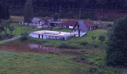Sítio em Centro  -  Embu-guaçu