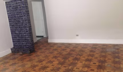Terreno com Casa Velha em Jaguaré - 435m² à Venda por R$825k