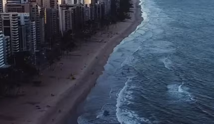 Amplo Apartamento na Avenida Boa Viagem em Excelente Localização