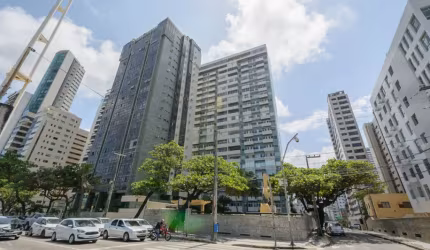 Vendo Apartamento Amplo e Espaçoso na Avenida Boa Viagem em andar Alto