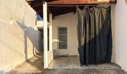 Casa para Locação em Sorocaba, Jardim Abaeté, 1 dormitório, 1 banheiro, 2 vagas