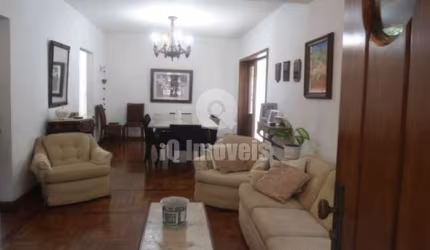 Sobrado no Pacaembu, com  370 mts. com 3 dormitórios 1 suite. piscina Pomar 3 vagas