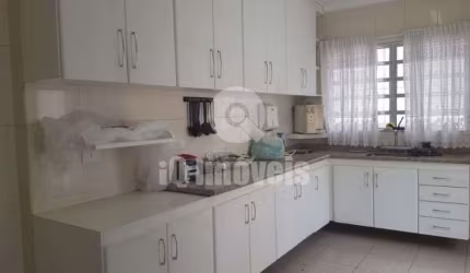 Sobrado Residencial, no Alto da Lapa, c/ 400 mts 2 suites + 2 dormitórios 4 vagas, c/quintal