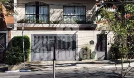 Casa Vila Madalena,320m²,3 dormitórios,1 suíte com 4 vagas.