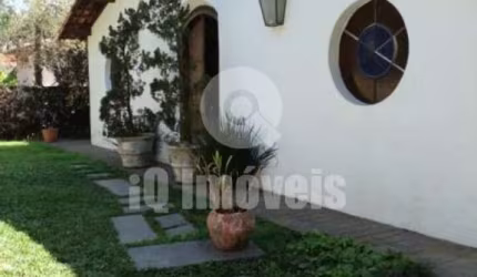 Casa térrea super bem localizada