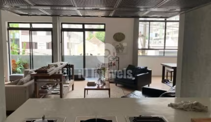 Apartamento em Higienópolis, 130m2, 1 suíte com 1 vaga de garagem.