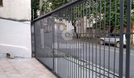 Sobrado ótima localização, próximo aos Parques.