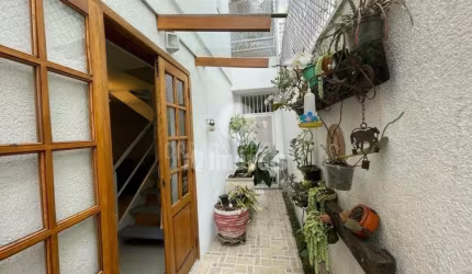 Sobrado vende no Brooklin, 3 dormitórios, 1 suíte 2 vagas , reformada