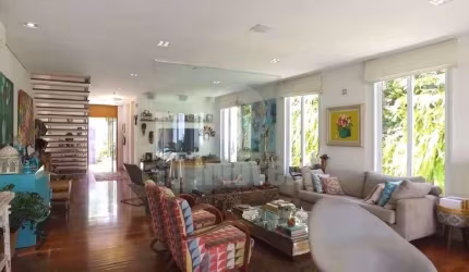 Alto de Pinheiros 4 suítes moderna e de bom gosto