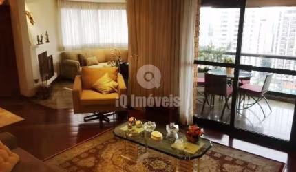 Apartamento a venda de 200 m² com 4 suítes e 4 vagas em Moema