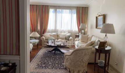 Itaim Bibi , apartamento a venda . Alto padrão, planta original 4 dormitórios, reformado