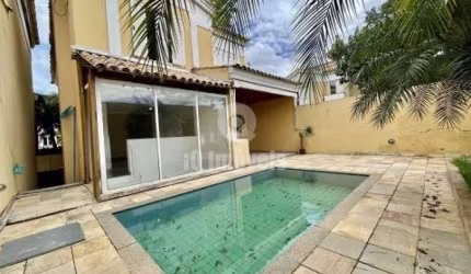 Sobrado em Condomínio Fechado para  venda ou locação, no Alto da Boa Vista