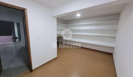 Casa em Moema Indios,  330m², 4 dorms,1 suíte , edicula e quintal, 3 vagas cobertas + 4 vagas