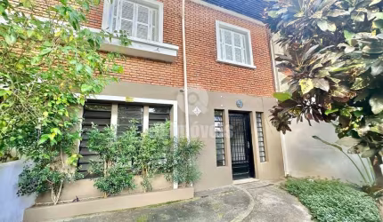 Sobrado no Brooklin, para  venda, 2 dormitórios, 2 banheiros 1 ou 2 vagas.