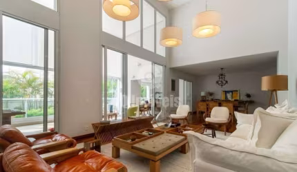 Apartamento a venda com , pé direito duplo, com  293m² de área útil no  Campo Belo !!