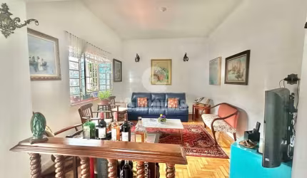 Linda casa terrea a venda com 437,50 m² de terreno para venda 3 dormitórios, 8 vagas, churrasqueira.