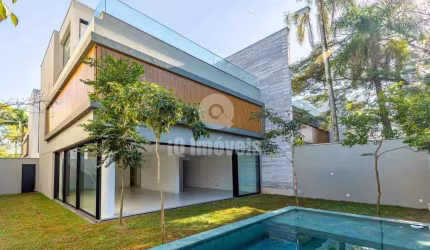 Casa de condomínio alto padrão 4 suítes 5 vagas 739 de área construída