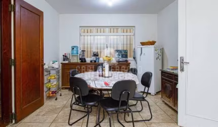 Sobrado no Campo Belo para venda 300m , 4 vagas, rua tranquila