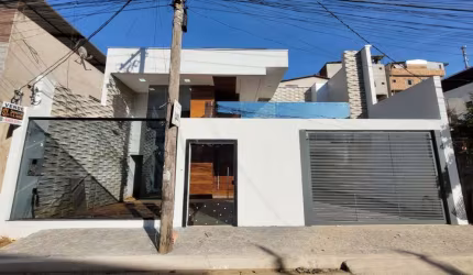 Casa duplex com área gourmet no bairro Tiradentes.