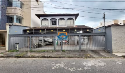 Casa a venda próximo ao hospital no bairro imba&#250;bas.