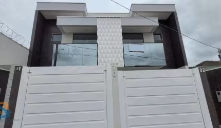 Casa Duplex de 3 quartos e 2 vagas de garagem no Jardim Santa Clara