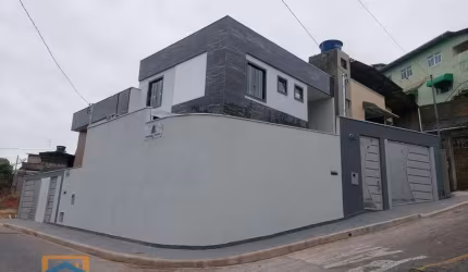 Casa Duplex de 3 quartos e 2 Vagas de garagem no Bairro Tirandetes
