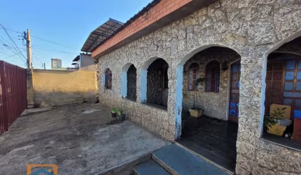 Casa no bairro Bom Retiro - Ipatinga