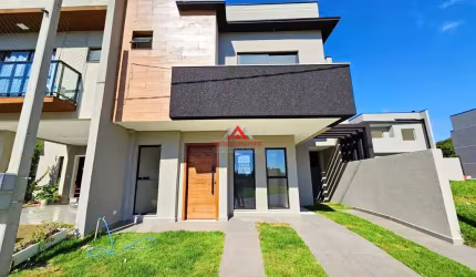 Sobrado com 03 dormitórios à venda, 120m² por R$ 699.000 - Costeira - São José dos Pinhais/PR
